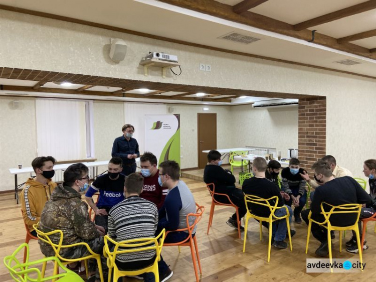 Как проходил первый день тренинга для учащихся ПТУ в ОО "Авдеевка. Платформа совместных действий"(ВИДЕО)