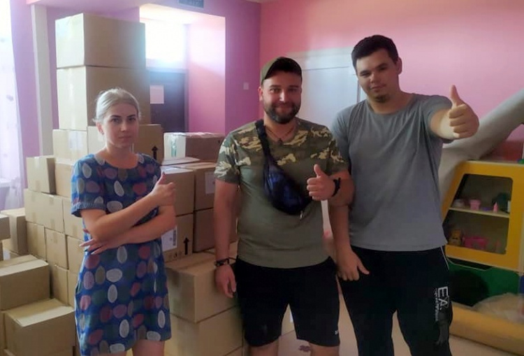 Волонтери з Києва привезли медикаменти для авдіївської лікарні та будматеріали