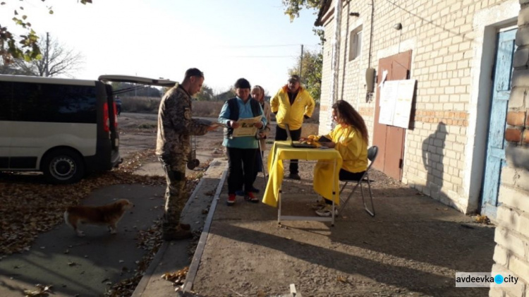 Авдеевские «симики» доставили важную помощь в прифронтовые населенные пункты (ФОТО)