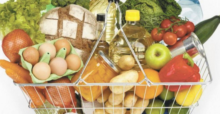 «Есть, чтобы выжить»: покупка продуктов съедает большую часть семейного бюджета украинцев