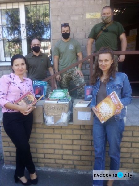 "Симики" доставили гуманитарную помощь в Авдеевку