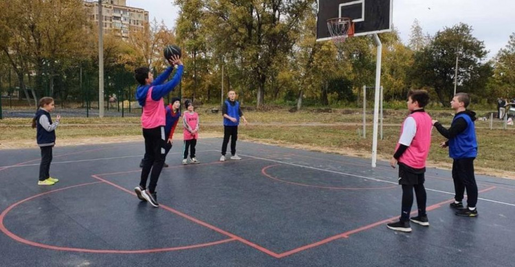 У рамках фестивалю «Грай на вулиці, грай скрізь!» пройшли замагання авдіївських баскетболістів