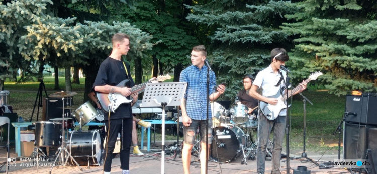 В Авдеевке прошел фестиваль уличной музыки «Кінець липня»