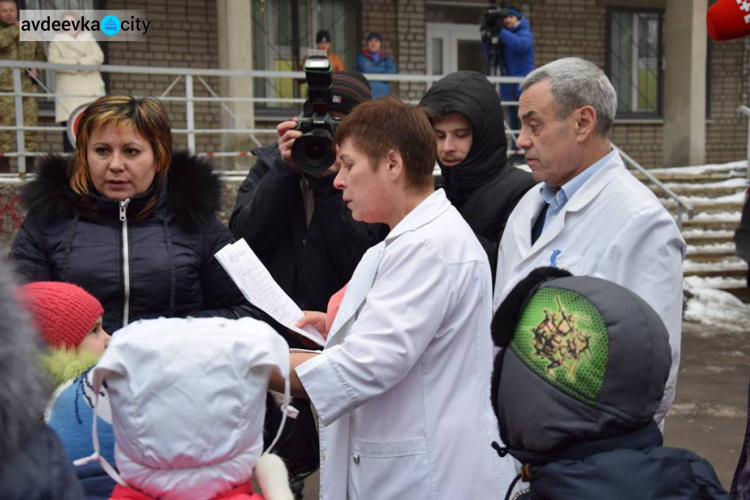 Офицеры ГВС ОК «Восток» доставили 18 больных детей из прифронтовых районов Донетчины в лечебные учреждения Днепра (ФОТО)