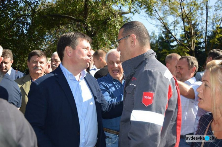 Президент озвучил важную роль АКХЗ в жизнеобеспечении Авдеевки (ФОТО)