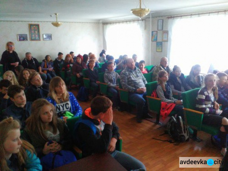 Авдеевских школьников познакомили с украинским искусством после Майдана (ФОТО)