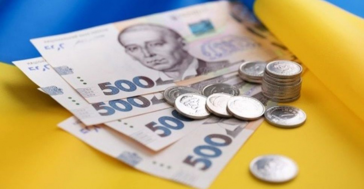 В Украине пересчитают цены на алкоголь, а налоговикам разрешат проверять банковские карты