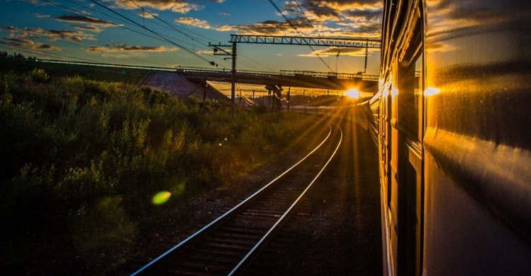 "Донецкая железная дорога" объявила о запуске дополнительного летнего поезда