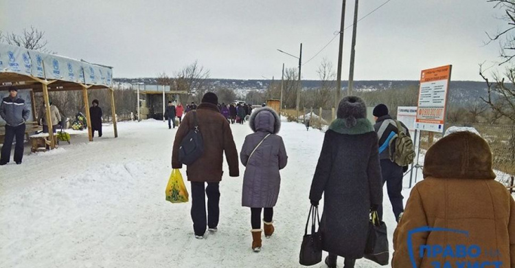 ЧП в районе  КПВВ "Станица Луганская": на "нулевом" блокпосту умер мужчина