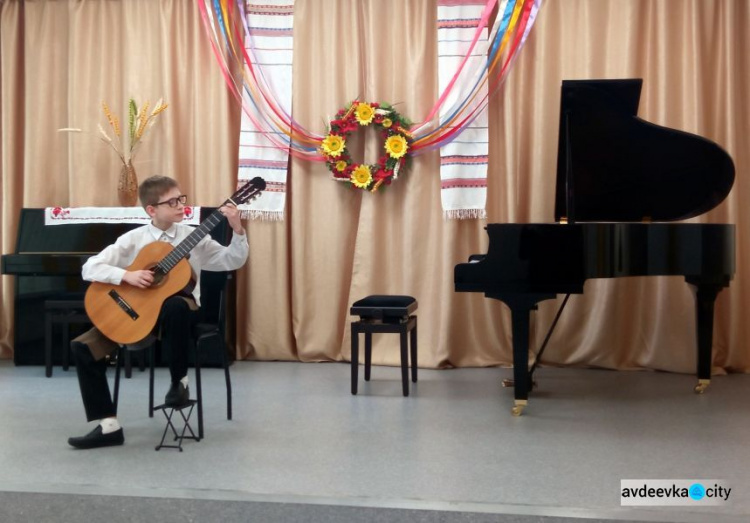 Школярам Авдіївки розповіли про казки в музиці (ФОТОЗВІТ)