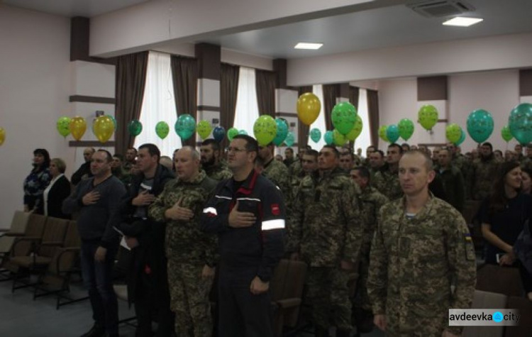 Защитников Авдеевки поздравили с  Днем Вооруженных Сил Украины (ФОТО)