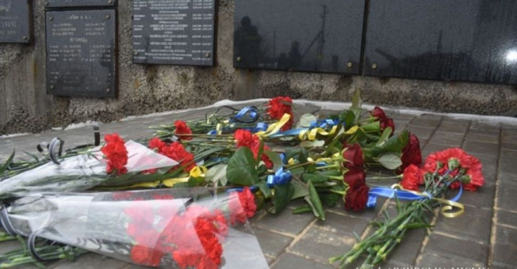 В Авдіївці вшанувала пам’ять воїнів і рятувальників, які загинули під час захисту міста