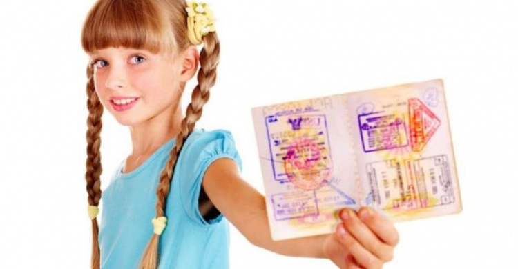 Важно для жителей Донбасса: как оформить загранпаспорт для ребенка