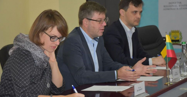 Восстановление авдеевской школы назвали отличным способом улучшить украино-литовское партнерство