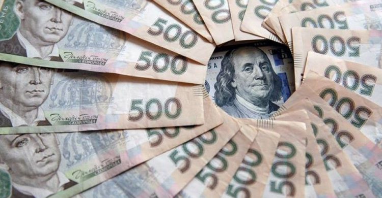 Середня зарплата в Україні: що обіцяють - і що маємо