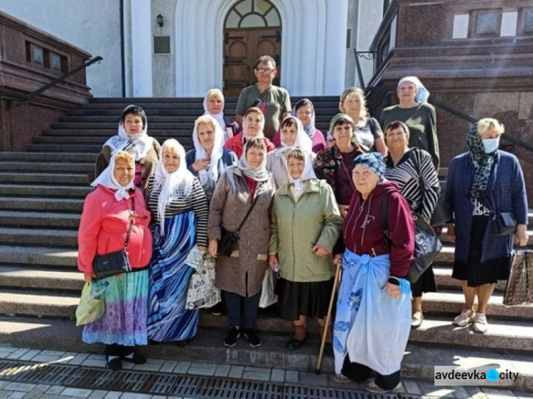  В рамках проєкту "Активне та безпечне довголіття" авдіївці поважного віку відвідали Свято-Успенський собор у Микольському 