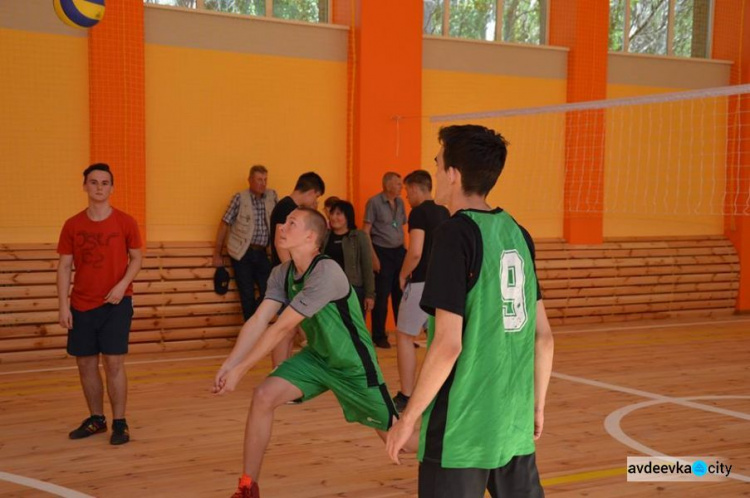 В Авдеевке торжественно открыли новый спортивный зал (ФОТО)