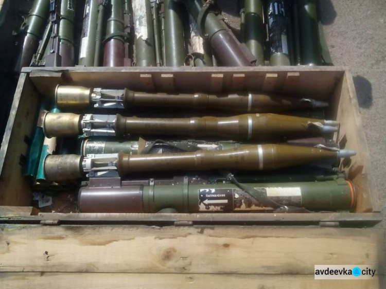 В штабе ООС рассказали о количестве изъятого из незаконного оборота оружия на Донбассе (ФОТО)