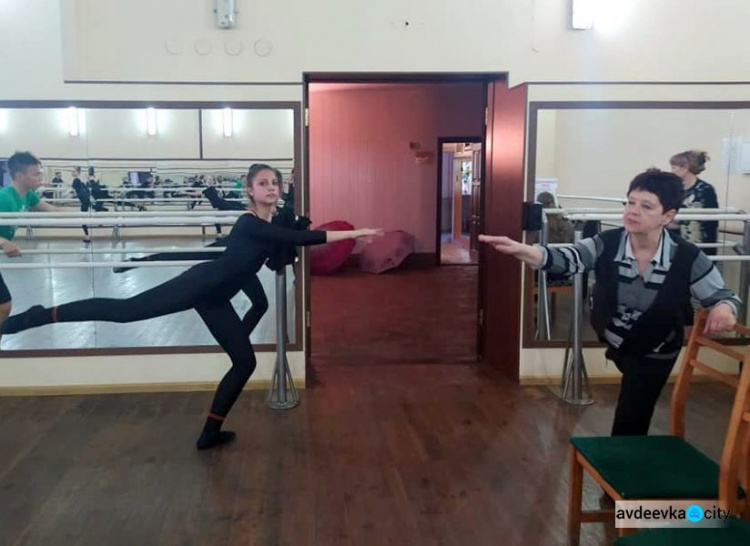 В Авдіївці юні танцюристи здавали на паркеті "контрольні роботи" (ФОТО)