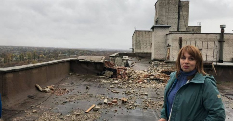 Разбитый обстрелами и находящийся в опасном месте дом в Авдеевке признали пригодным к проживанию (ФОТО)