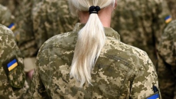 У Міністерстві оборони можуть зробити добровільною постановку на військовий облік жінок