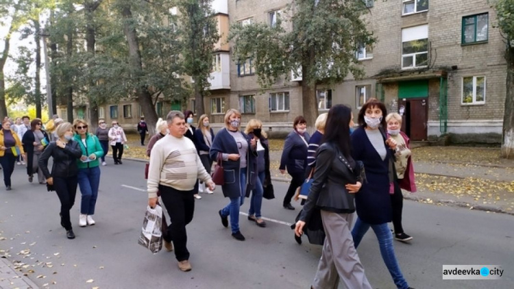 День защитника Украины Авдеевка отметила торжественным шествием и митингом у памятника Шевченко