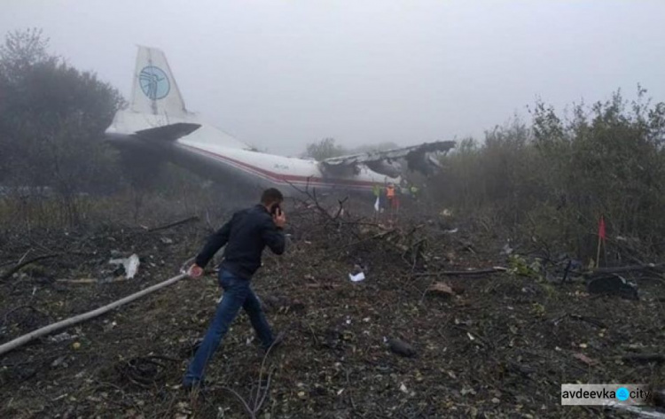 В страшной авиакатастрофе под Львовом погибли 5 человек (ФОТО)