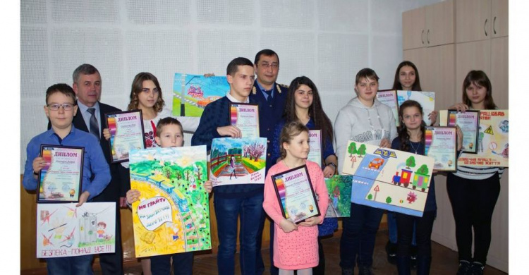 Донецька залізниця нагородила за кращі дитячі малюнки (ФОТО)