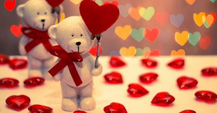 Лише половина українців буде дарувати подарунки на День святого Валентина