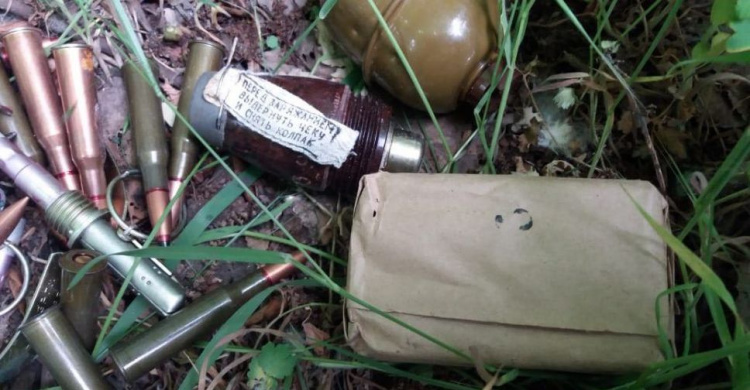У одного из донбасских КПВВ нашли смертоносный схрон (ФОТО + ВИДЕО)