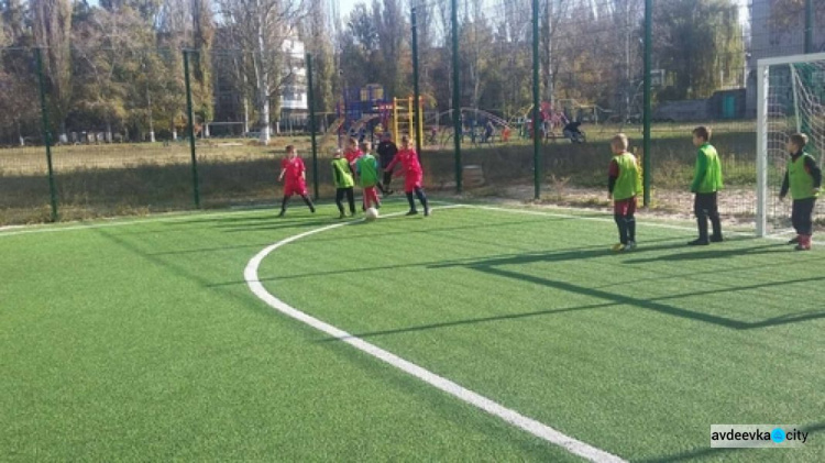 В Авдеевке прошел футбольный детский праздник "Играй на улице - играй везде" (ФОТО)
