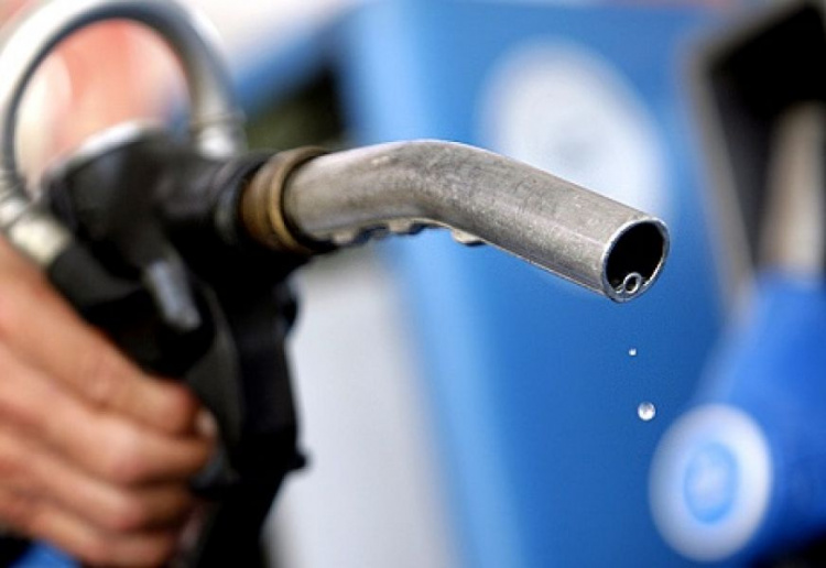 АЗС дозволили підвищити ціни: скільки буде коштуватиме бензин та дизпаливо