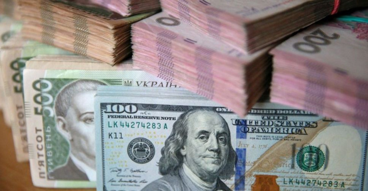Украинская национальная валюта окрепла: эксперт советует ловить момент