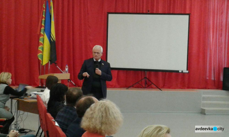 «Мы приехали в Авдеевку, чтобы увидеть ваши глаза», - Александр Спиваковский, глава Комитета ВР по вопросам образования и науки (ФОТО)