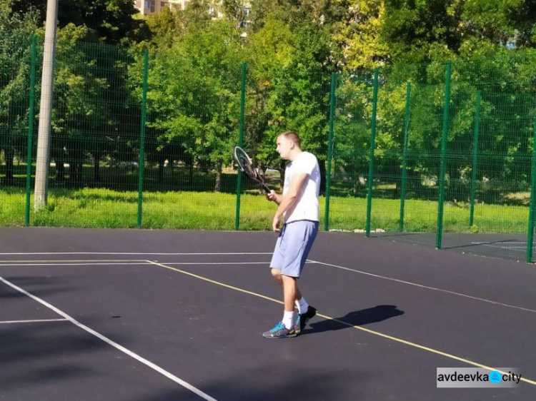 В Авдеевке стартовал городской парный турнир по теннису (ФОТО)
