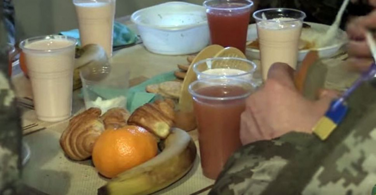 ВИДЕОФАКТ.  Чем кормят раненых в  Покровском военном госпитале
