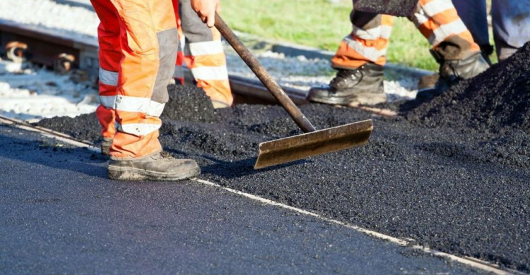 Кабмин на 50%  увеличит финансирование восстановления и ремонта дорог на Донбассе