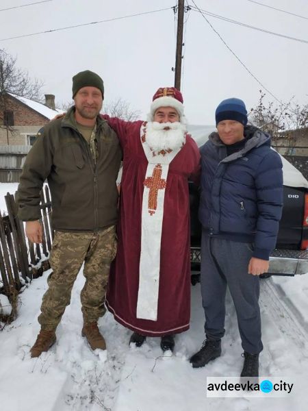 Детям из Авдеевки и еще трех прифронтовых населенных пунктов  устроили новогоднее чудо  (ФОТО)