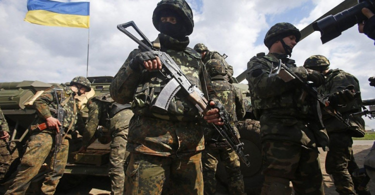 На Донбассе противник продолжает активный обстрел позиций ВСУ, - Штаб АТО (ВИДЕО)