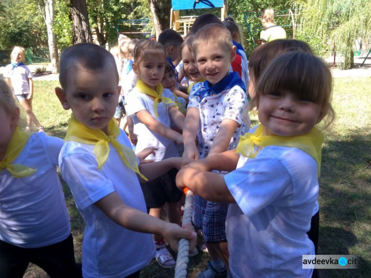 В авдеевском саду "Колокольчик" прошел спортивный праздник "Ребёнок-здоровёнок" (ФОТО)