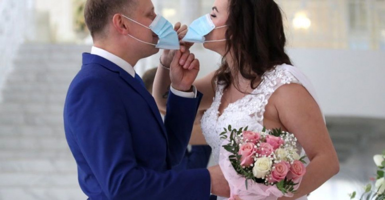 В Авдеевке в апреле чаще женились, чем разводились