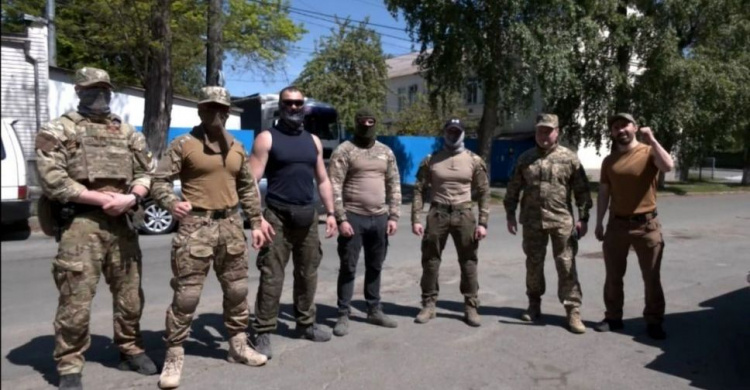 Метінвест передав тисячу комплектів амуніції спецпризначення для ГУР МО України