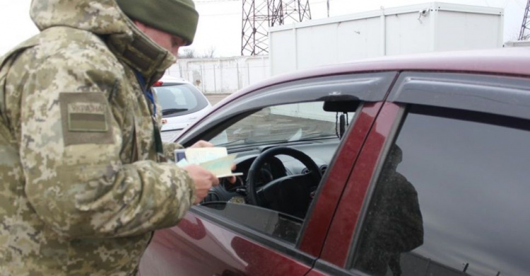 Донбасс: шесть задержаний произошло на КПВВ у линии разграничения