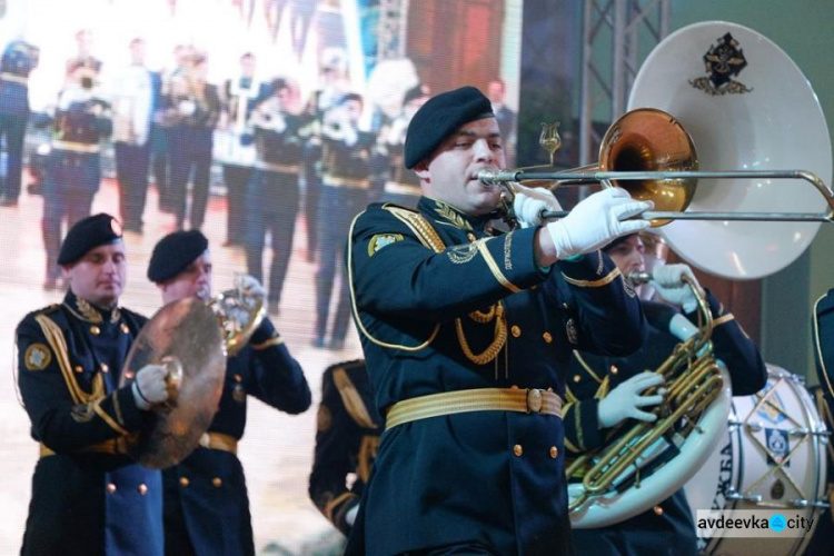 Донецкая область провела первый за сто лет Офицерский бал (ФОТО)