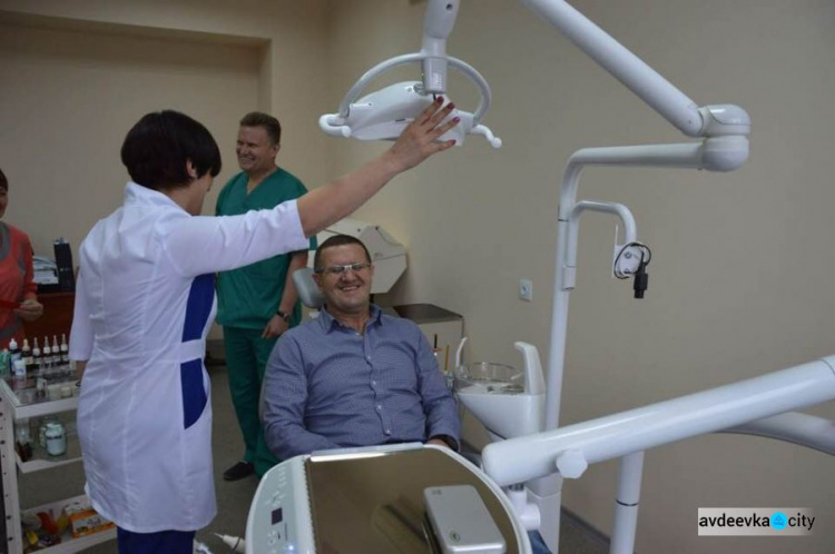 Для сотрудников Авдеевского коксохима отремонтировали стоматологический кабинет (ФОТО)