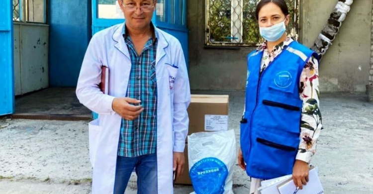 Команда «Пролиски» передала лекарства в медучреждения Авдеевки и Ясиноватского района