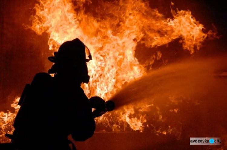В результате пожара в Авдеевке погибли 2 человека