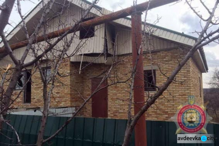 Восемнадцать домов в старой части Авдеевки сильно повреждены после обстрела боевиками из "Градов"(ФОТО)