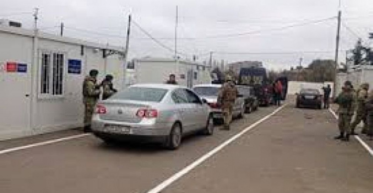 На КПВВ в Донецкой и Луганской областях вчера не пропустили  27 человек