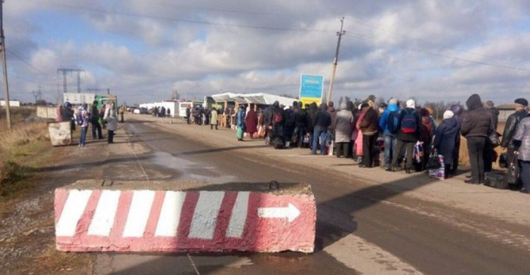 Более 30 человек не пропустили через КПВВ на Донбассе